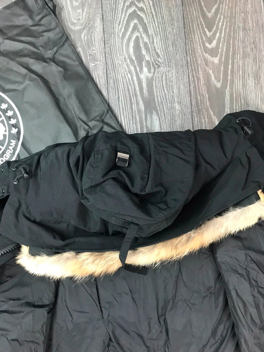 CanadaGoose wyndham parka