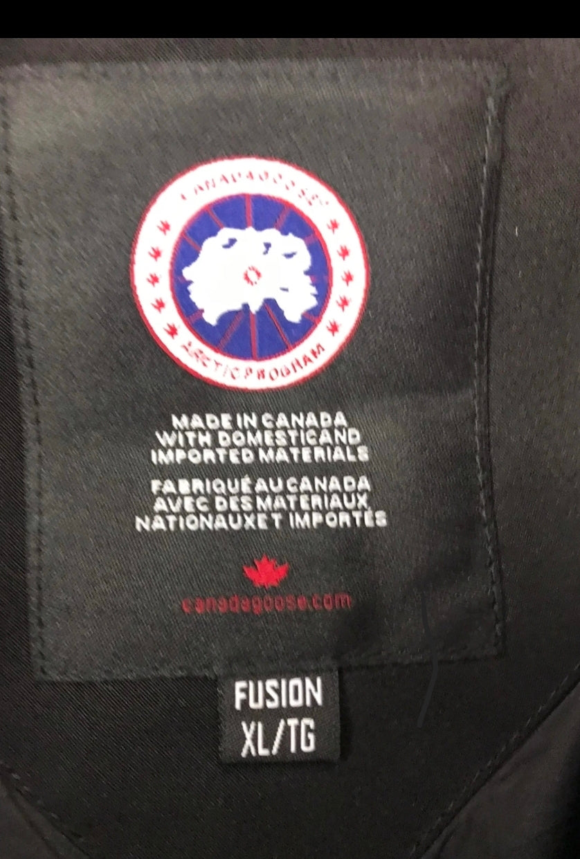 CanadaGoose wyndham parka