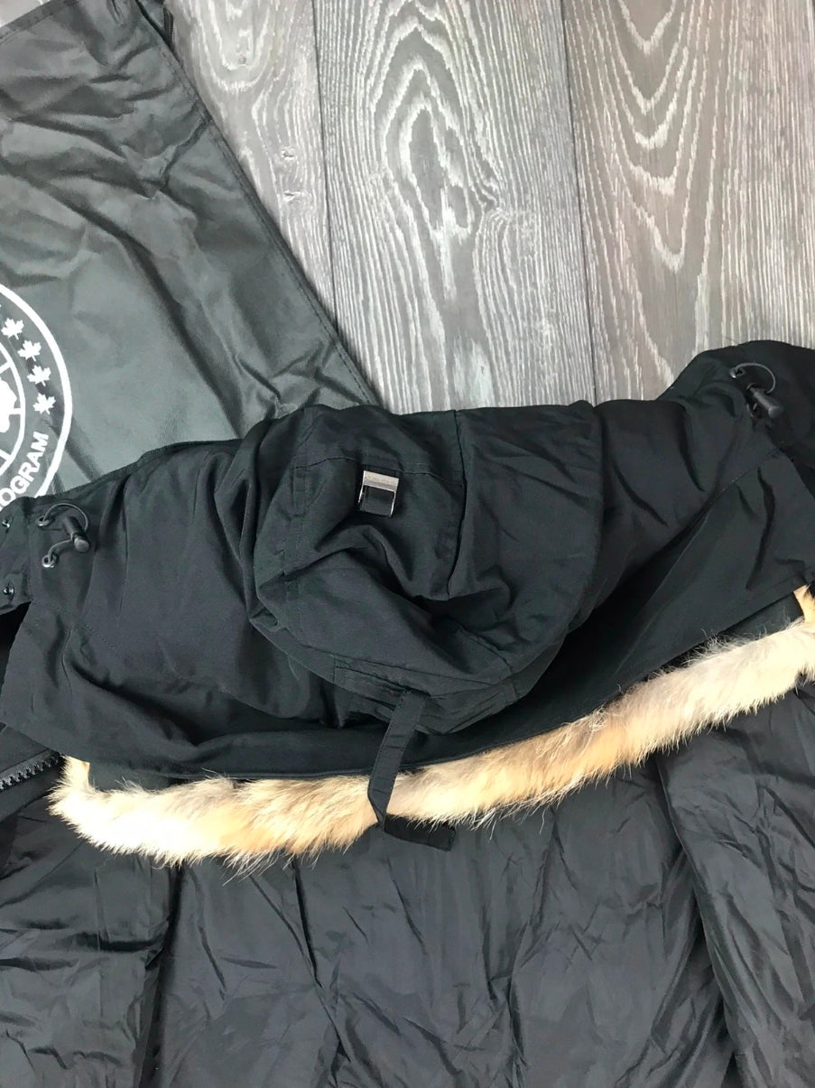 CanadaGoose wyndham parka